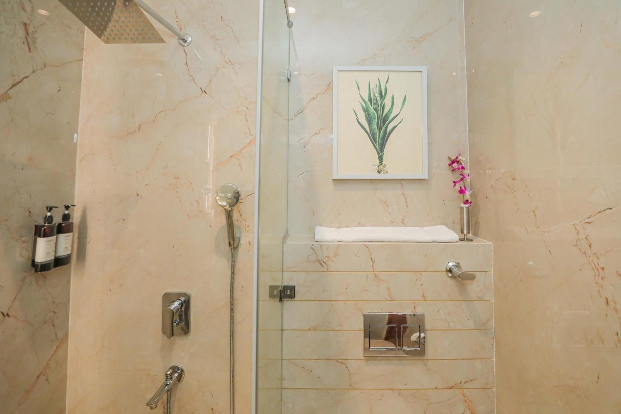 Regenta Place Phagwara By Royal Orchid Hotels Limited Exterior photo
